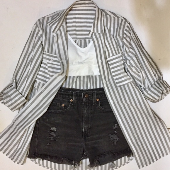 Striped Oversized Outer Shirt w Pockets - Picture 2 of 7